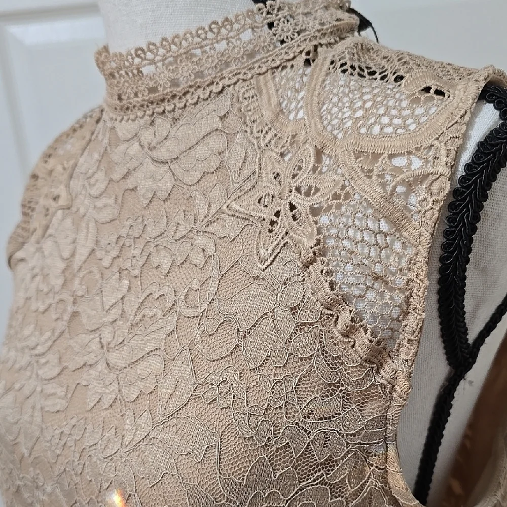 NWT Cable & Gauge Sleeveless Lace Blouse with Mandarin Collar Large - Picture 3 of 8